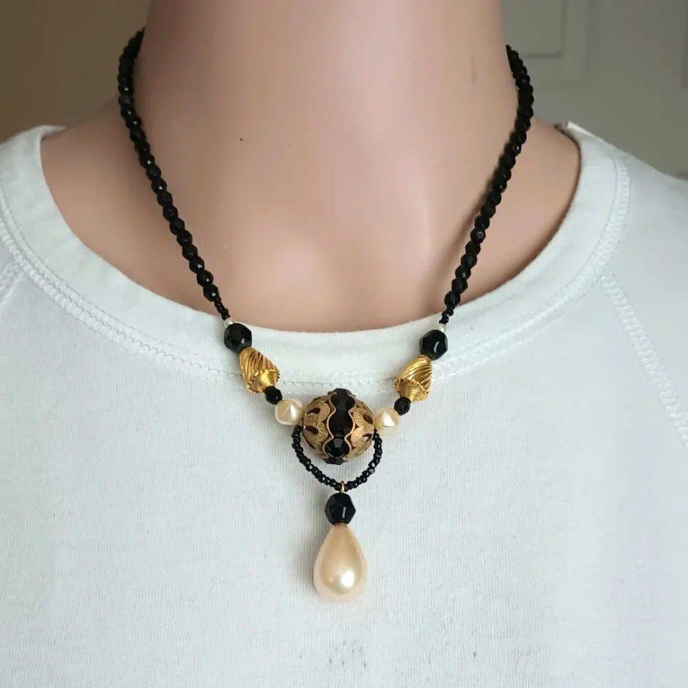 Black Bead Pearl Drop Necklace 18